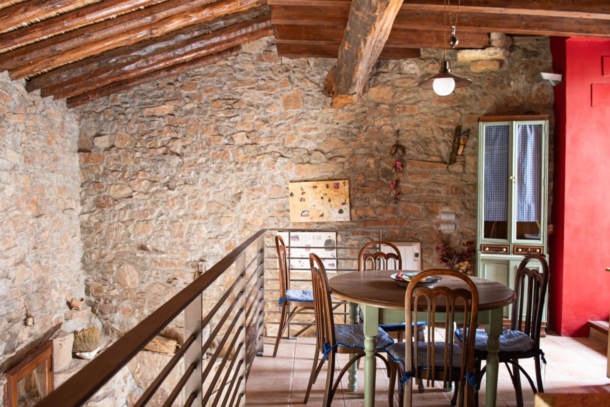 La Casita Del Cinglo * Obispo Hernandez